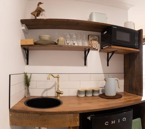 Coffee/tea facilities, Kitchen or kitchenette, minibar