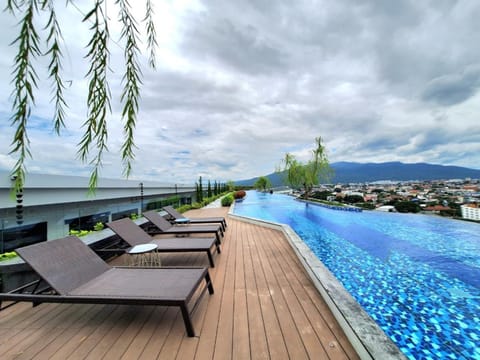 Day, Natural landscape, Balcony/Terrace, Mountain view, Pool view, Swimming pool, Swimming pool, sunbed