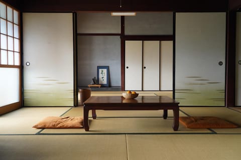 Living room, Photo of the whole room