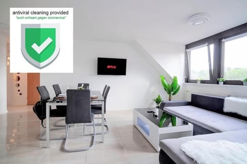 Communal lounge/ TV room, TV and multimedia, Living room