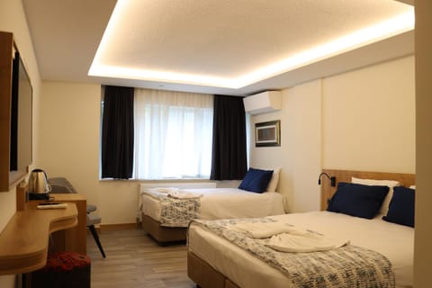 Bed, Photo of the whole room, Bedroom, air conditioner