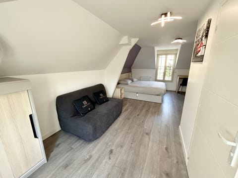 12.Studio#Creteil#Loft#Cinéma#Exclusif Apartment in Saint-Maur-des-Fossés