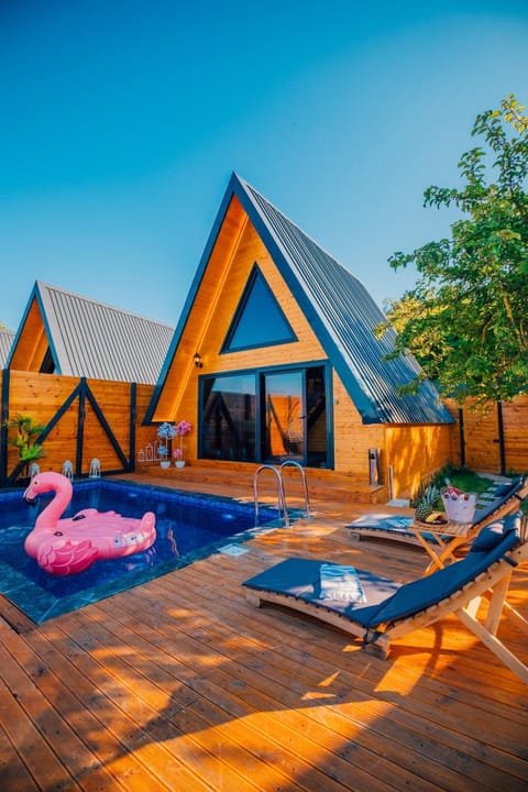 Day, Natural landscape, Pool view, Swimming pool, sunbed