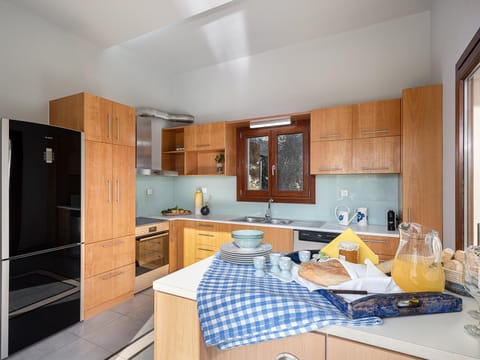 Kitchen or kitchenette, kitchen