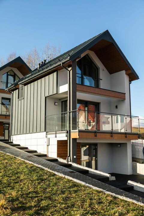 Property building, Day