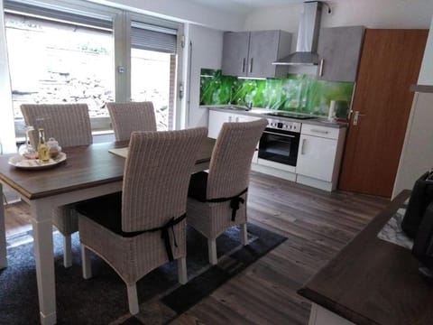 Kitchen or kitchenette, Seating area, Dining area