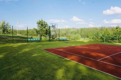 Tennis court