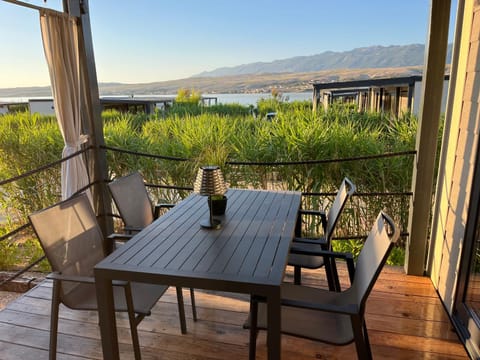 Terra Park SpiritoS - Luxury mobile house Ina Apartment in Novalja