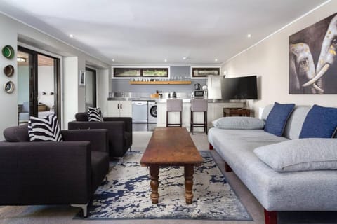 Sweet Greta - Terrace Apartment with Solar Power Apartment hotel in Camps Bay