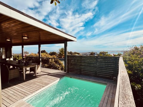 Sweet Greta - Ocean Apartment with Sauna & Solar Hotel in Camps Bay