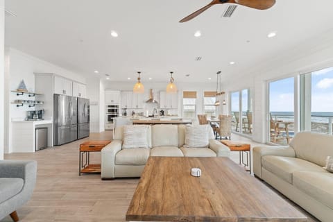 ShipFaced Beach House House in West Beach