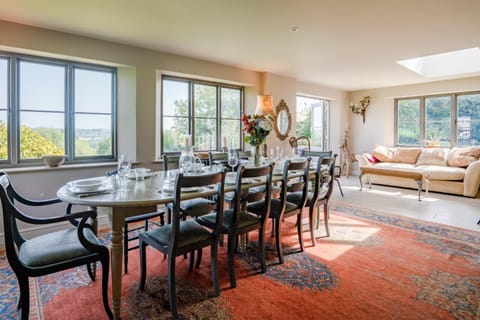 View (from property/room), Seating area, Dining area