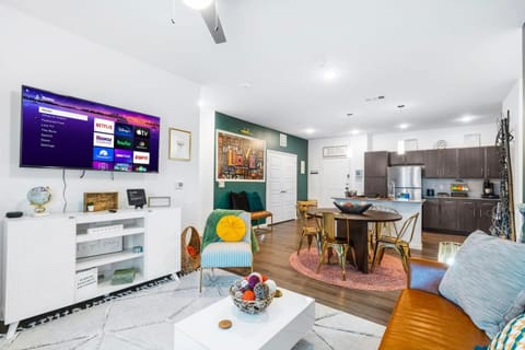 Living room, Dining area