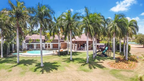 Day, Natural landscape, Garden view, Pool view, Swimming pool, sunbed