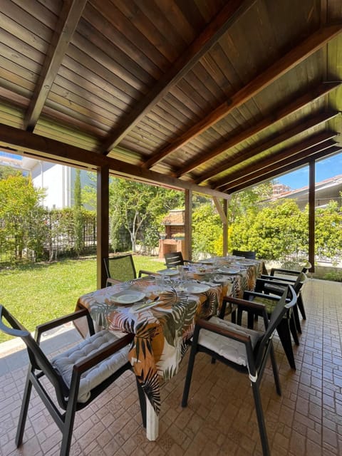 Patio, Garden, Dining area, Garden view