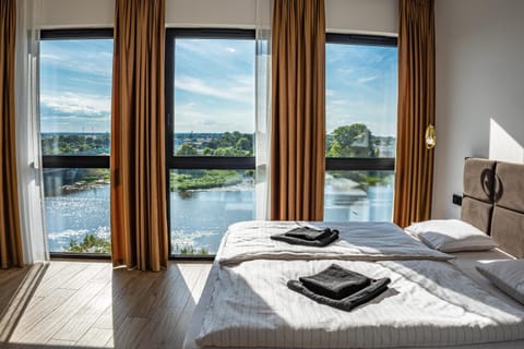 Natural landscape, Photo of the whole room, Bedroom, River view, towels