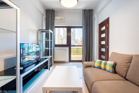 TV and multimedia, Living room, Seating area, air conditioner