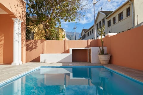 City Club Guesthouse Bed and Breakfast in Cape Town