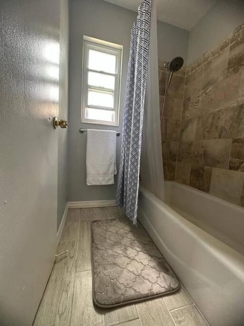 Minutes away from Clearwater beach House in Largo