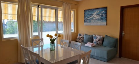 TV and multimedia, Balcony/Terrace, Living room, Dining area