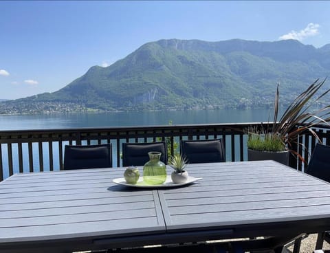 Appartement dans maison vue exceptionnelle sur le lac House in Annecy