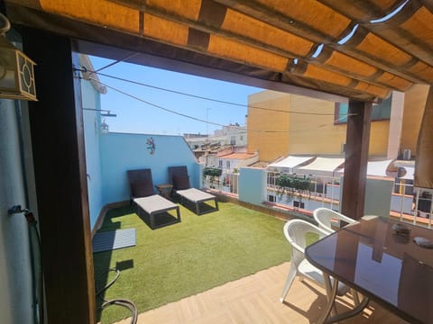 View (from property/room), Balcony/Terrace, sunbed