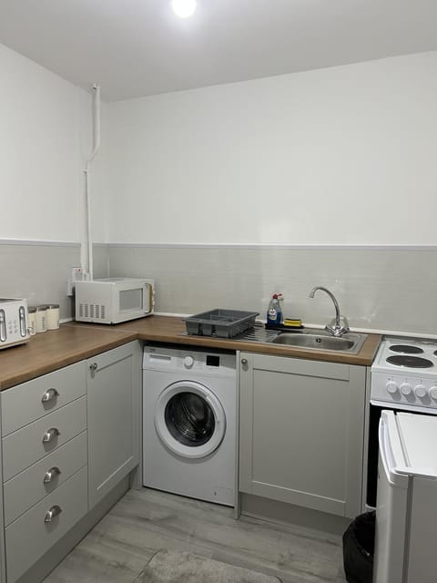 Coffee/tea facilities, minibar, toaster, washing machine, kitchen