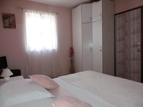 Rooms & studio OLD TOWN PAG Bed and Breakfast in Zadar County