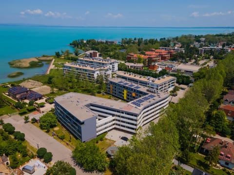 Property building, Bird's eye view, Location