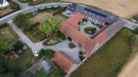 Property building, Bird's eye view, Garden