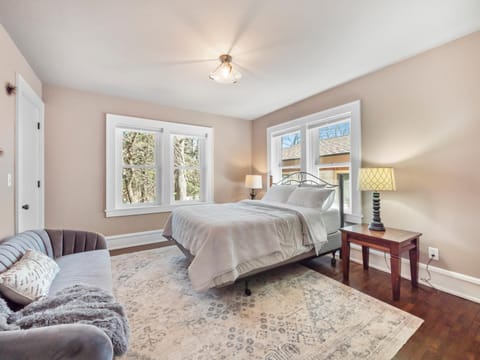 Spanish Charm 4bed/3bath House in Waupaca