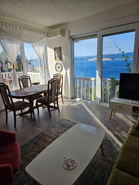 Living room, Sea view