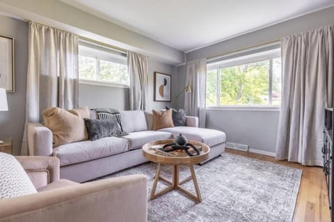 Westlake Harmony Apartment in Westlake