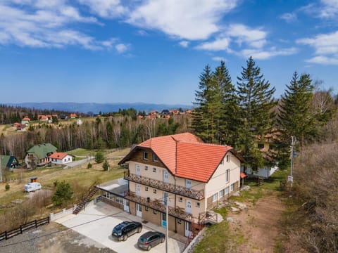 Zlatni bor apartmani Apartment in Zlatibor District, Serbia