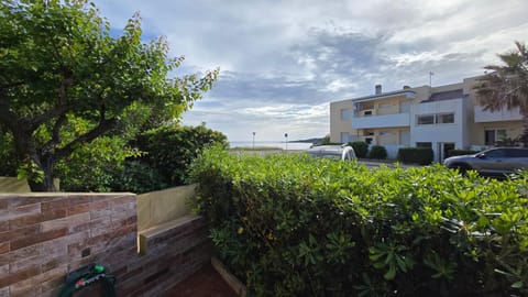 Neighbourhood, Garden view, Sea view, Street view, Parking