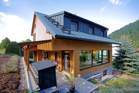 Property building, Garden, Balcony/Terrace, Garden view