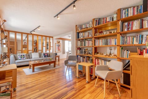 Library, Living room, internet, internet