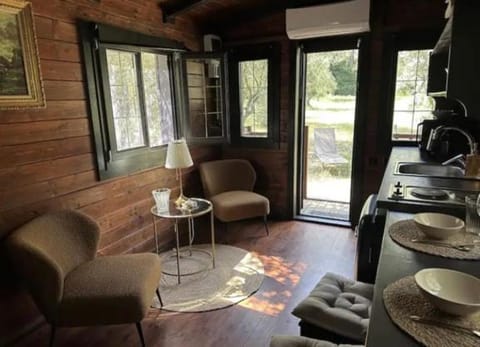 Roulotte / Tiny House dans les Alpilles Luxury tent in Saint-Remy-de-Provence
