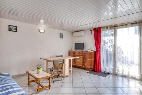 Communal lounge/ TV room, Dining area
