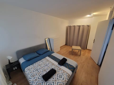 Bed, Bedroom, wardrobe