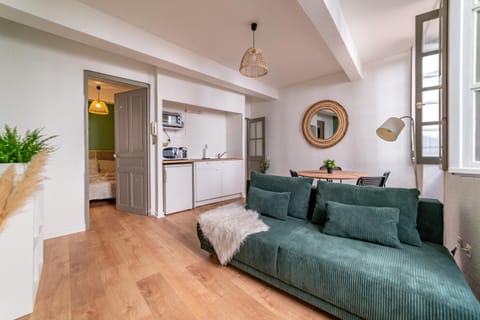 View (from property/room), Kitchen or kitchenette, Living room, Seating area, Dining area