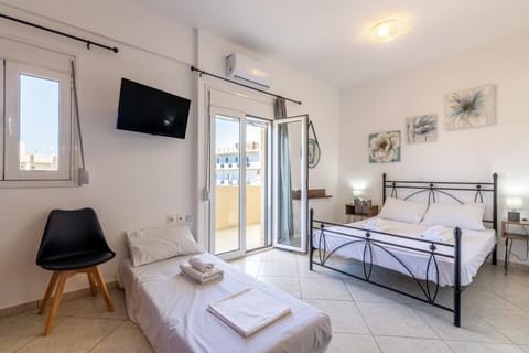 Studio on the closest beach to the city! Apartment in Heraklion