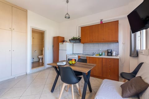 Studio on the closest beach to the city! Apartment in Heraklion