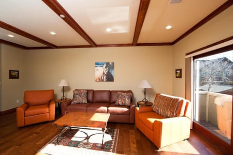 270 E College Drive Unit 206 House in Durango