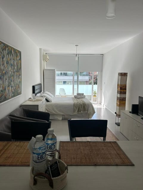 Bed, Living room