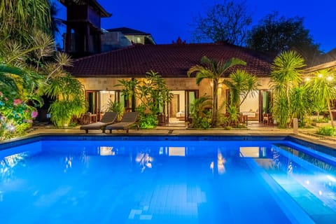 Property building, Swimming pool