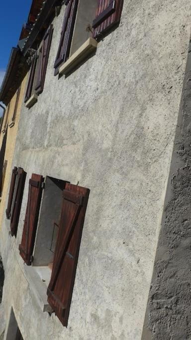 Les Astrances, logement dans une maison de village House in Huez