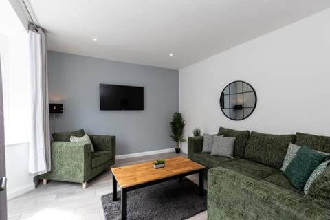 Communal lounge/ TV room, TV and multimedia, Living room, Seating area, Meeting/conference room