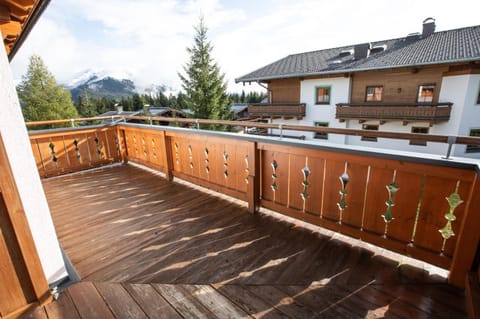 Balcony/Terrace, Mountain view