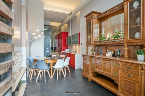 Kitchen or kitchenette, Dining area, minibar